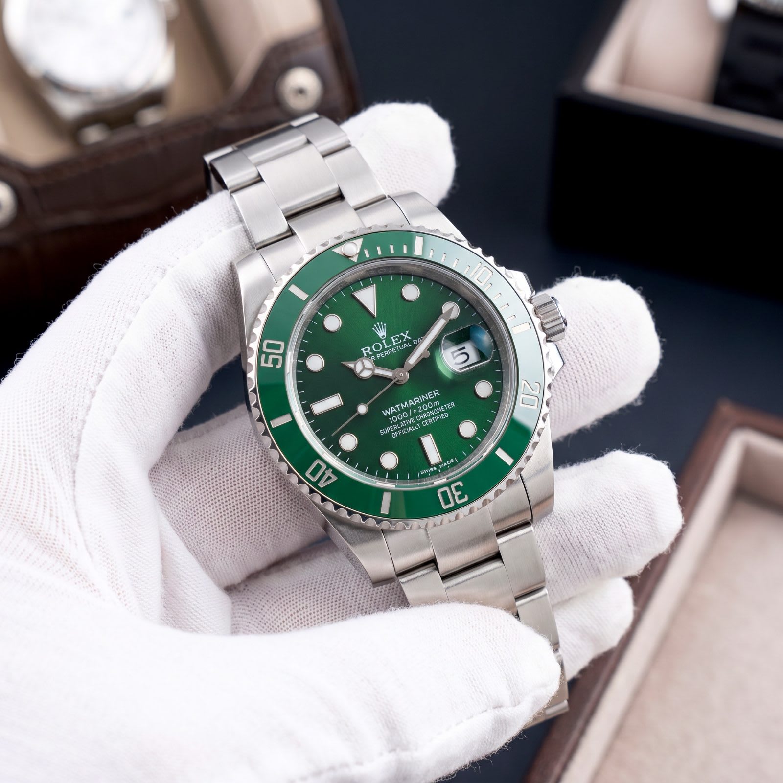 Rolex Submariner Date - view 1