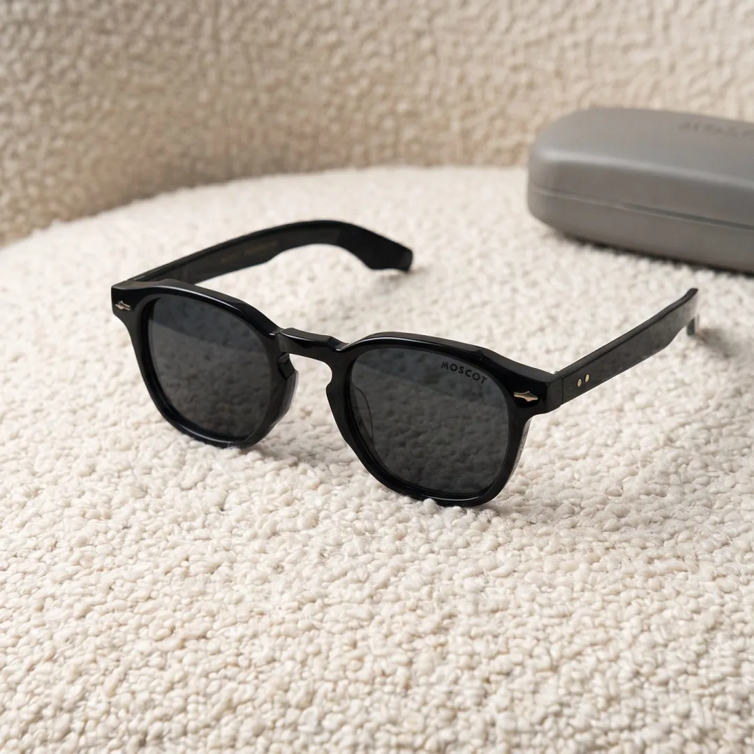 MOSCOT Round